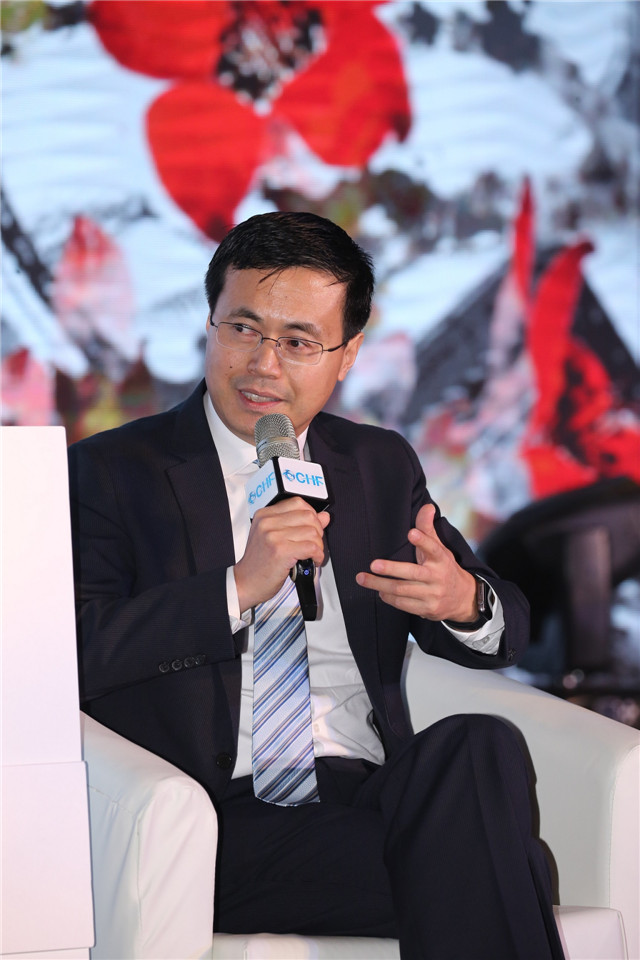 周锋先生在论坛上发言.jpg
