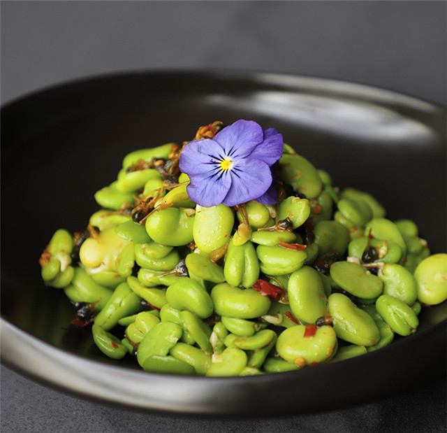 野韭菜花拌春蚕豆.jpg