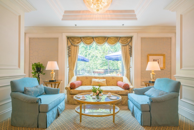 batch_RC Lobby Lounge.jpg