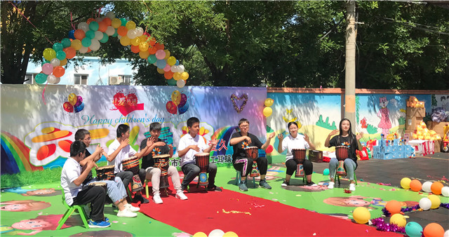 现场表演.jpg