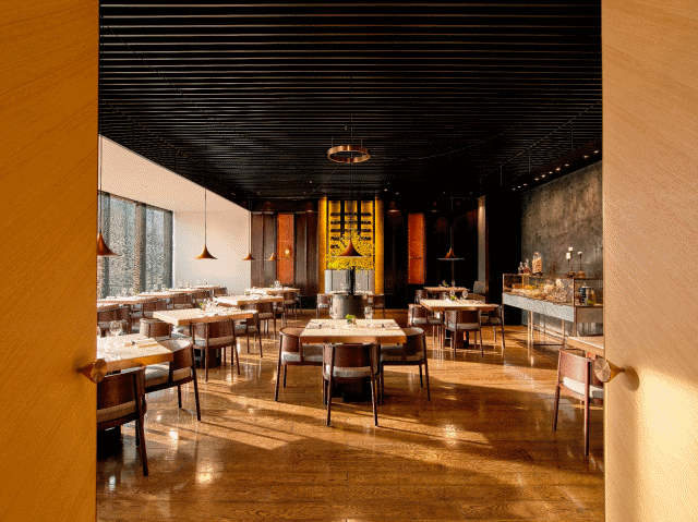 batch_PHÉNIX eatery & bar_door.gif